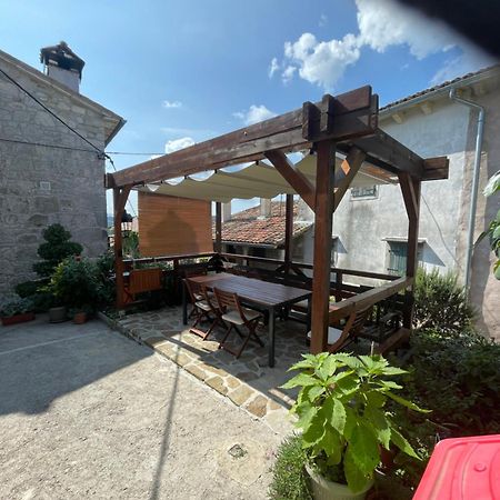 Adorma Hum Apartment Bagian luar foto