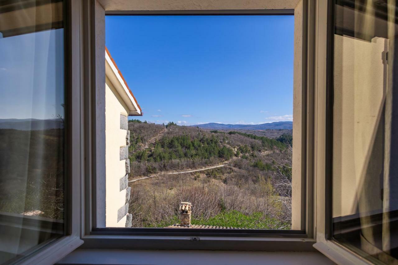 Adorma Hum Apartment Bagian luar foto